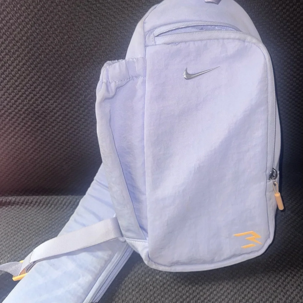 Nike Men’s Light Lavender Sling Bag